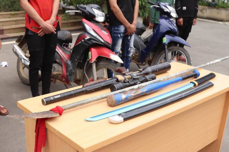 Tang vật các đối tượng thực hiện hành vi vi phạm pháp luật tại cơ quan Công an. Ảnh: Công an tỉnh Sơn La