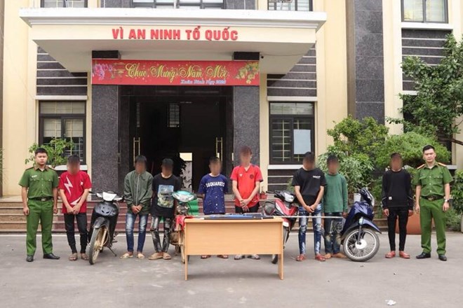 Triệu tập nhóm thanh thiếu niên mang hung khí, gây rối trật tự tại Sơn La