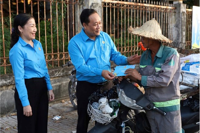 Kể chuyện về người lao động An Giang bằng những bức ảnh sinh động