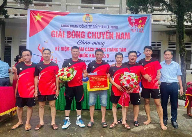 Giải bóng chuyền tạo sân chơi gắn kết người lao động ở Quảng Trị