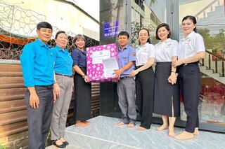 <a href="/lao-dong" title="Lao động" rel="dofollow">Lao động</a>