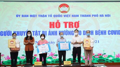 Hà Nội: Trao 200 suất quà hỗ trợ người khuyết tật có hoàn cảnh khó khăn