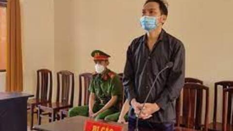 Lĩnh 8 năm tù vì mua tiền giả chuyển vào tài khoản để lấy tiền thật