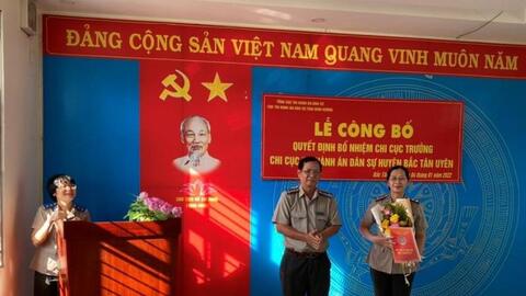 Bình Dương: Đề xuất sớm bổ sung biên chế, giảm áp lực công việc