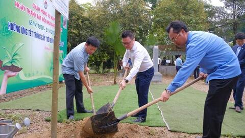 Hội Nhà báo Việt Nam về nguồn tại Thái Nguyên