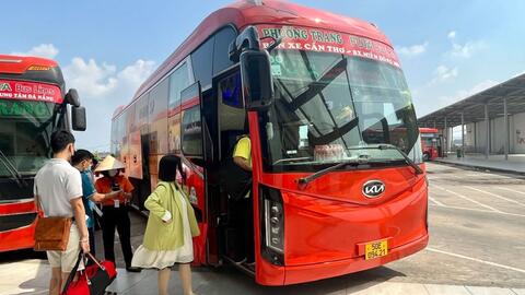 Không thiếu xe đi lại dịp Tết