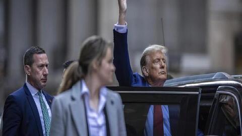 Ông Donald Trump 'cướp diễn đàn' tại tòa