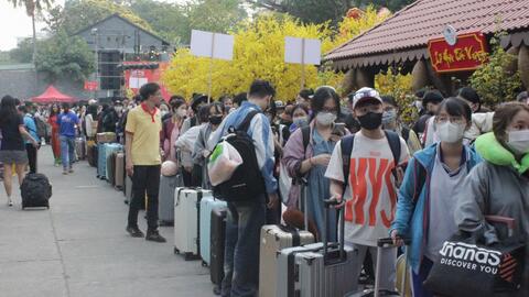 TP Hồ Chí Minh: Tiễn 2.200 sinh viên, lao động về quê ăn Tết