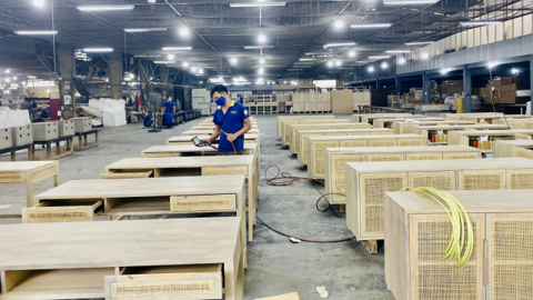 Doanh nghiệp gỗ đầu tiên giảm lãi trong 6 tháng đầu năm