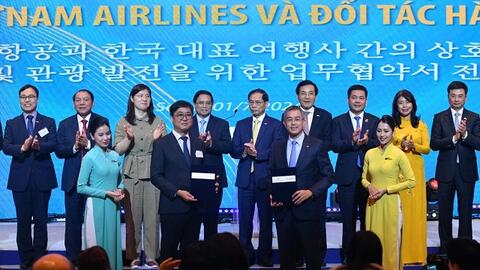 Vietnam Airlines kỷ niệm 30 năm đường bay thẳng và chào đón hành khách thứ 15 triệu giữa Việt Nam - Hàn Quốc