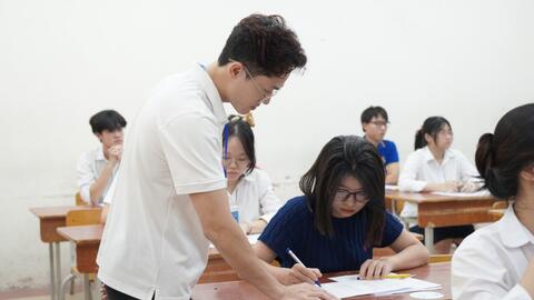 Phổ điểm 5 tổ hợp xét tuyển đại học, không có điểm 30