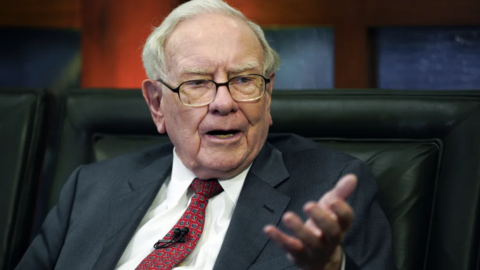 Bán mạnh Apple, Warren Buffett đầu tư vào hai lĩnh vực mới
