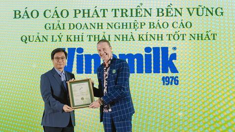 Báo cáo phát triển bền vững và quản trị xuất sắc nhất năm 2024 xướng tên Vinamilk