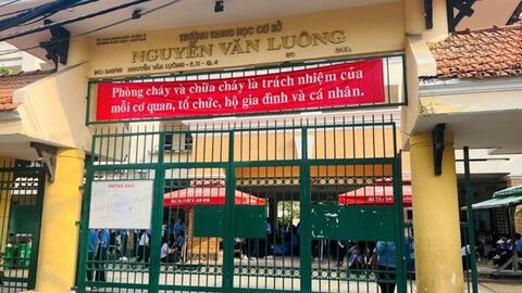 Một trường ở TPHCM thông báo không thu quỹ phụ huynh