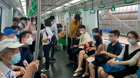 Tàu điện Hà Nội đông khách, cơ hội vàng cho phương tiện công cộng