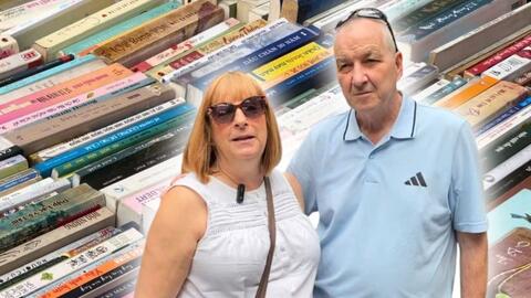 Khách Tây bất ngờ về con phố hơn 100m độc nhất vô nhị ở Hà Nội