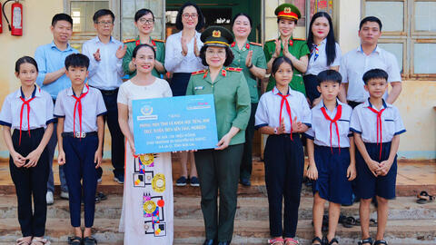 Phụ nữ Công an nhân dân tổ chức nhiều hoạt động đồng hành cùng phụ nữ biên cương