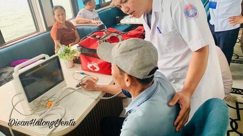 Kíp y tế trên vịnh Hạ Long phát huy hiệu quả, kịp thời hỗ trợ nhiều du khách