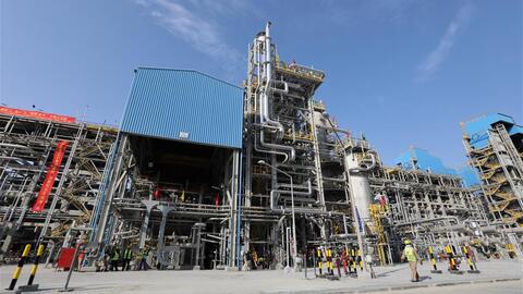 Hormuz tê liệt, nhà xuất khẩu dầu chủ chốt ở Trung Đông tuyên bố bất khả kháng