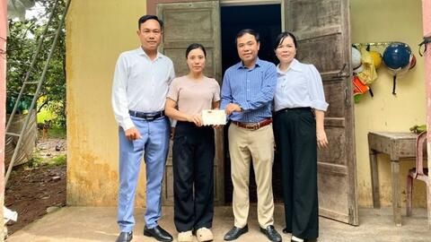 Thăm hỏi đoàn viên mắc bệnh hiểm nghèo ở Quảng Trị