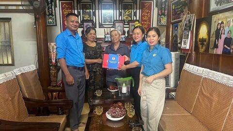 Công đoàn xã Quỳ Hợp tri ân gia đình chính sách, chăm sóc Nghĩa trang liệt sĩ