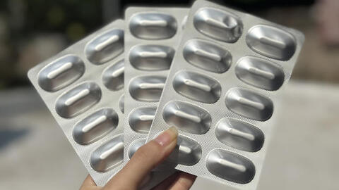 Bộ Y tế nói gì khi cử tri phản ánh thuốc thuộc danh mục bảo hiểm y tế vẫn thiếu?