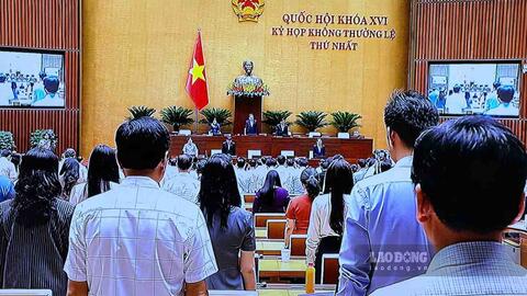 Quốc hội dành một phút mặc niệm Chủ tịch Quốc hội Lào Saysomphone Phomvihane