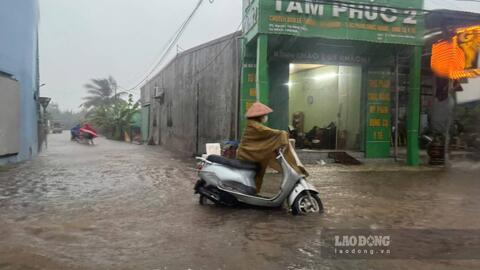 Mưa lớn gây ngập cục bộ, một trường mầm non ở Ninh Bình cho trẻ tạm nghỉ