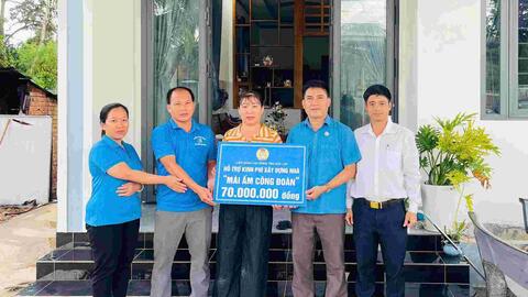 Trao nhà “Mái ấm Công đoàn” cho 2 đoàn viên khó khăn ở Đắk Lắk