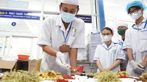 Đến năm 2030, phấn đấu đưa dịch vụ y học cổ truyền đến 100% trạm y tế cấp xã