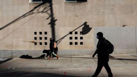 Sa thải 3.000 lao động không tiêm vaccine ngừa COVID-19?