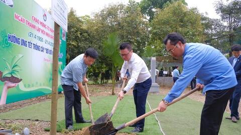 Hội Nhà báo Việt Nam về nguồn tại Thái Nguyên