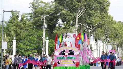 Lễ hội Sen Đồng Tháp lần thứ I thu hút hơn 100.000 lượt khách