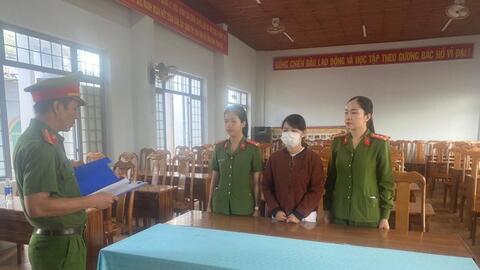 Bắt tạm giam người phụ nữ xé biên bản, đạp vào người CSGT