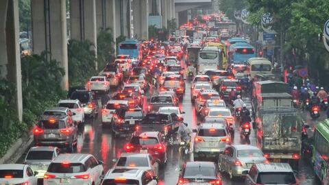 Sáng nay không khí lạnh tràn về, Bắc bộ mưa rét, Trung bộ mưa lớn