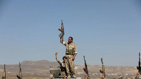 Mỹ - Anh trút hỏa lực, bác bỏ tin Houthi bắn trúng tàu quân sự Mỹ