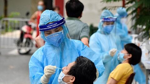 Tránh lây lan biến thể COVID-19 mới Omicron JN.1 dịp Tết Nguyên đán