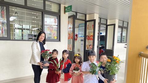 Ngày đầu học sinh Hà Nội đi học trở lại sau kỳ nghỉ Tết