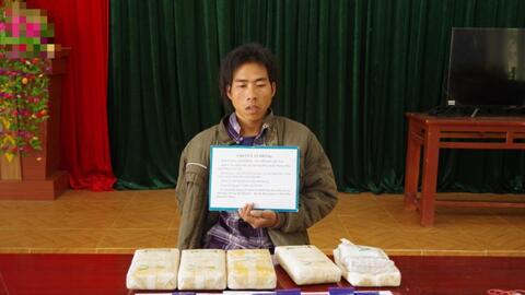 Bắt giữ đối tượng vận chuyển trái phép 32.000 viên ma túy tổng hợp