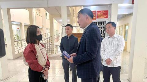 Động viên và hỗ trợ gia đình nạn nhân vụ cháy