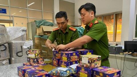 TP HCM: Triệt phá đường dây vận chuyển pháo nổ số lượng lớn