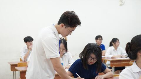 Phổ điểm 5 tổ hợp xét tuyển đại học, không có điểm 30