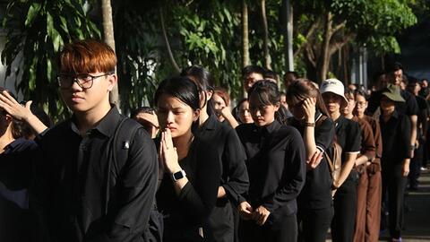 Dòng người như vô tận tiễn biệt Tổng Bí thư sáng 26/7
