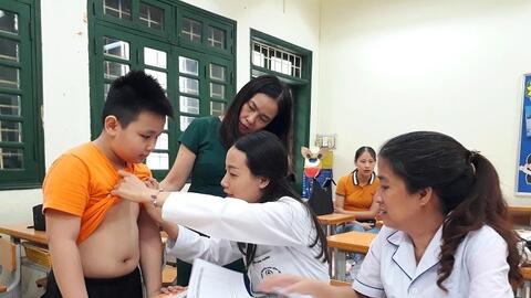 Quan tâm chế độ dinh dưỡng cho học sinh tiểu học