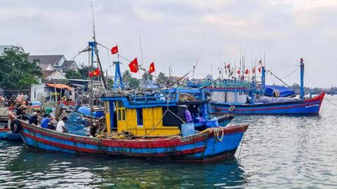 Bão số 8 di chuyển theo hướng Tây Tây Bắc, sức gió giật cấp 11