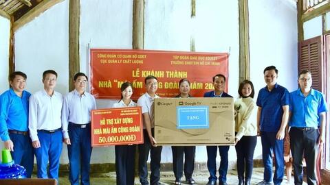 Xây nhà “Mái ấm công đoàn” cho gia đình giáo viên khó khăn