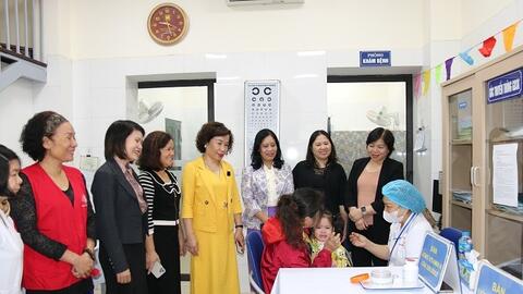 Gần 381 nghìn trẻ được uống bổ sung vitamin A đợt 2 năm 2024