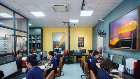 Người trẻ cần làm gì để vượt qua "cơn bão" sa thải?