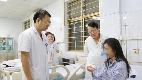 Bệnh viện tỉnh Quảng Ninh bật báo động đỏ huy động y, bác sĩ