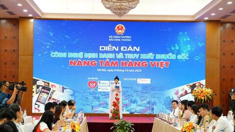 Chùm ảnh: Diễn đàn công nghệ định danh và truy xuất nguồn gốc